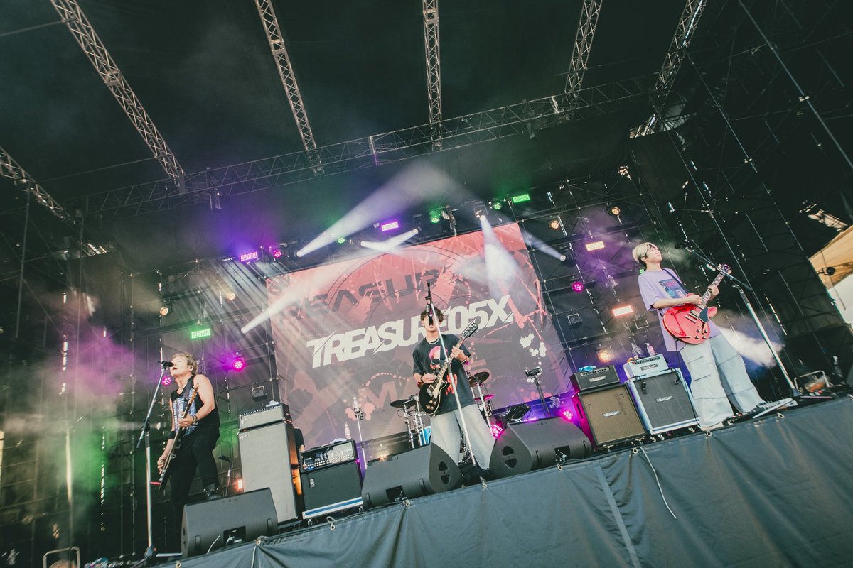 BLUEN_official's tweet image. 【トレジャー終了！】

『TREASURE05X 2025』
@ 蒲郡ラグーナビーチ

激アツフロア！！
トレジャー最高でした❤️‍🔥

11/26、Zepp Nagoyaにてまたお会いしましょう！！
blueencount.jp/news/detail/42…

📸ヤマダマサヒロ