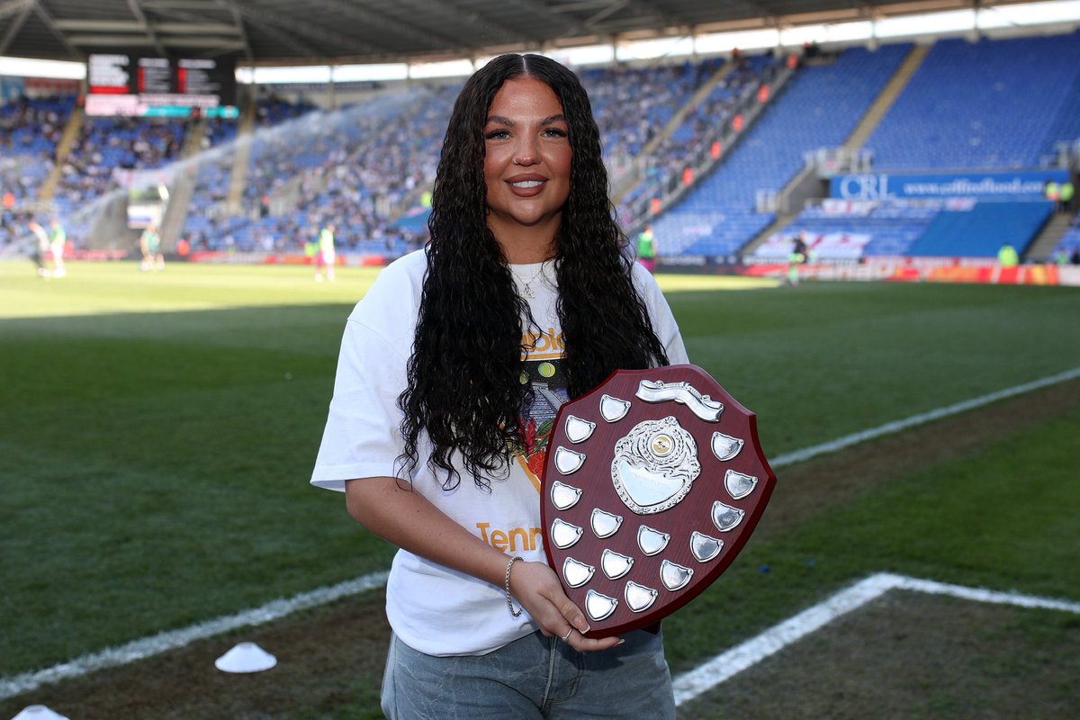 Good luck to <a href="/ReadingFCWomen/">Reading FC Women</a> as they take on <a href="/BeaconsfieldFC/">Beaconsfield Town FC</a> today. 

I’ll be back soon 😁😁📸😁😁