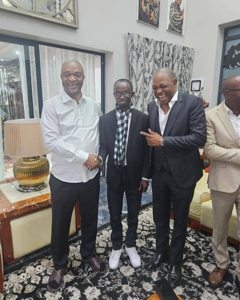 L’homme du moment, l’analyste politique Parole Kamizelo, alias « Le Maîtrisable », a été reçu par Emmanuel Ramazani Shadary.