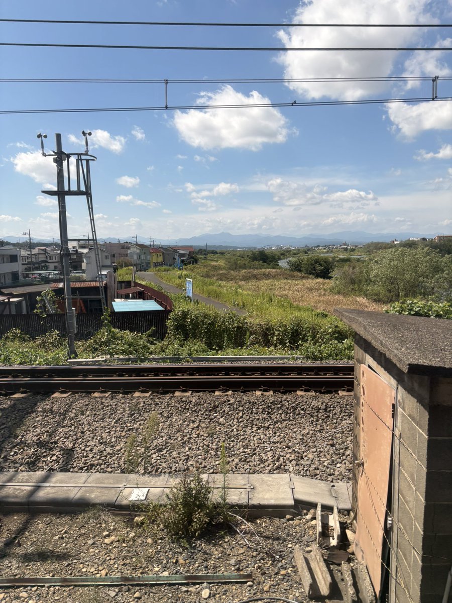 横浜から235乗ってたら寝てしまい首が絶望的にいたいです
(´；ω；｀)
I fell asleep on the 235 from Yokohama and now my neck is in a terrible pain.  (´；ω；｀)