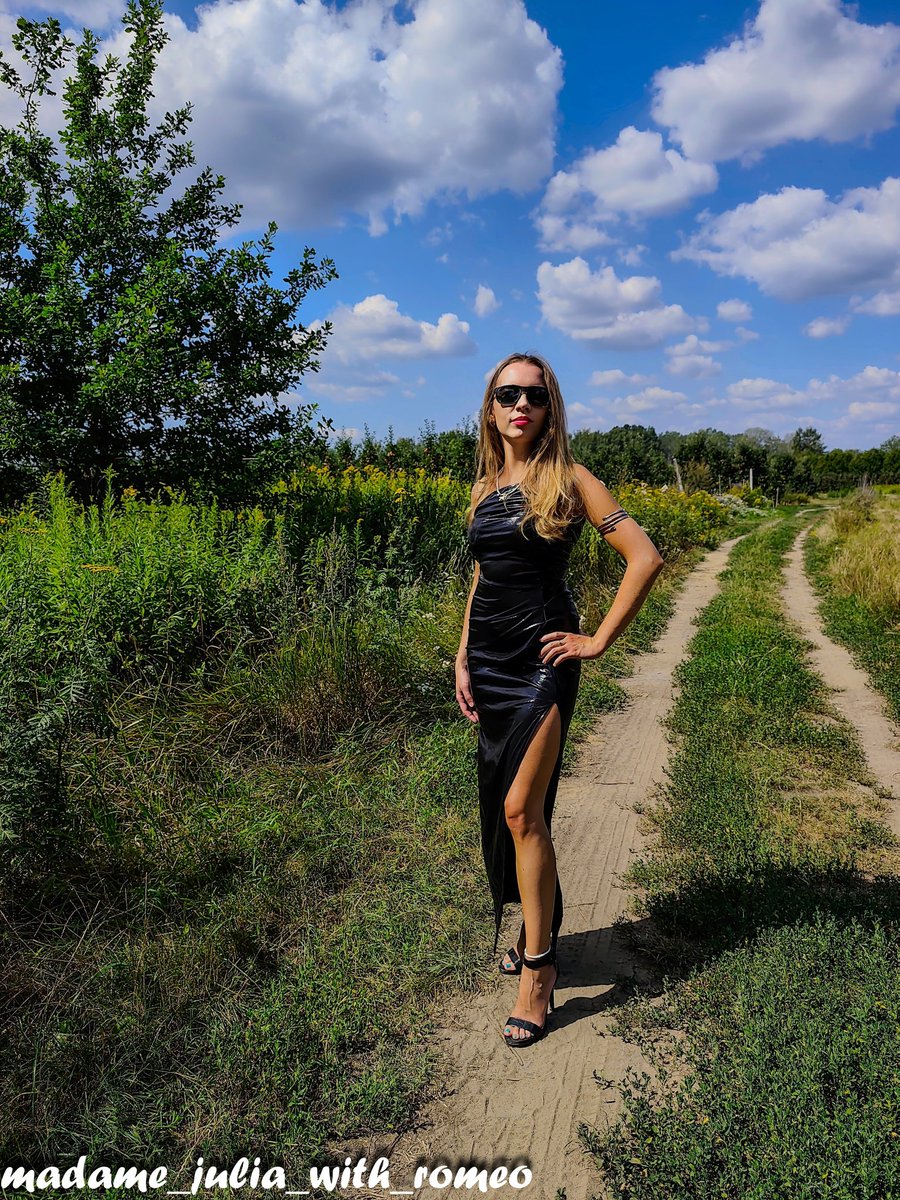 Are you enough brave to worship my legs in the forest? ❤️😈😈😈