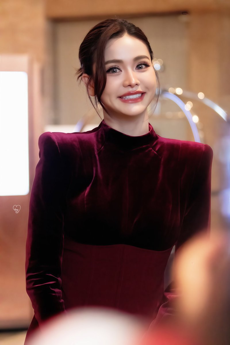 ยิ้มหวานเหลือเกิน เล่นซะผมเขินแทบทรุดด 🤍

#อิงฟ้ามหาชน #EngfaWaraha