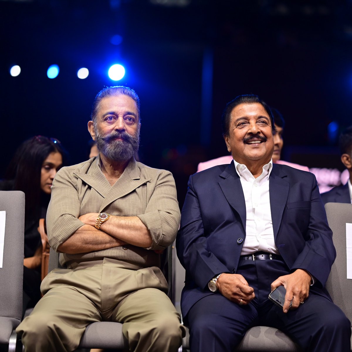 SIIMA (@siima) on Twitter photo When great minds meet — <a href="/ikamalhaasan/">Kamal Haasan</a> and #Shivakumar soaking in the magic of the evening together.
Dubai Local Partner: @truckersuae
#NEXASIIMA #SIIMAinDubai #SIIMA2025 #NEXA #Airtel #Swastiks #HonerHomes #SouthIndiaShoppingMall #BigC #EaseMyTrip #adityaramchairman #Budbee When great minds meet — <a href="/ikamalhaasan/">Kamal Haasan</a> and #Shivakumar soaking in the magic of the evening together.
Dubai Local Partner: @truckersuae
#NEXASIIMA #SIIMAinDubai #SIIMA2025 #NEXA #Airtel #Swastiks #HonerHomes #SouthIndiaShoppingMall #BigC #EaseMyTrip #adityaramchairman #Budbee
