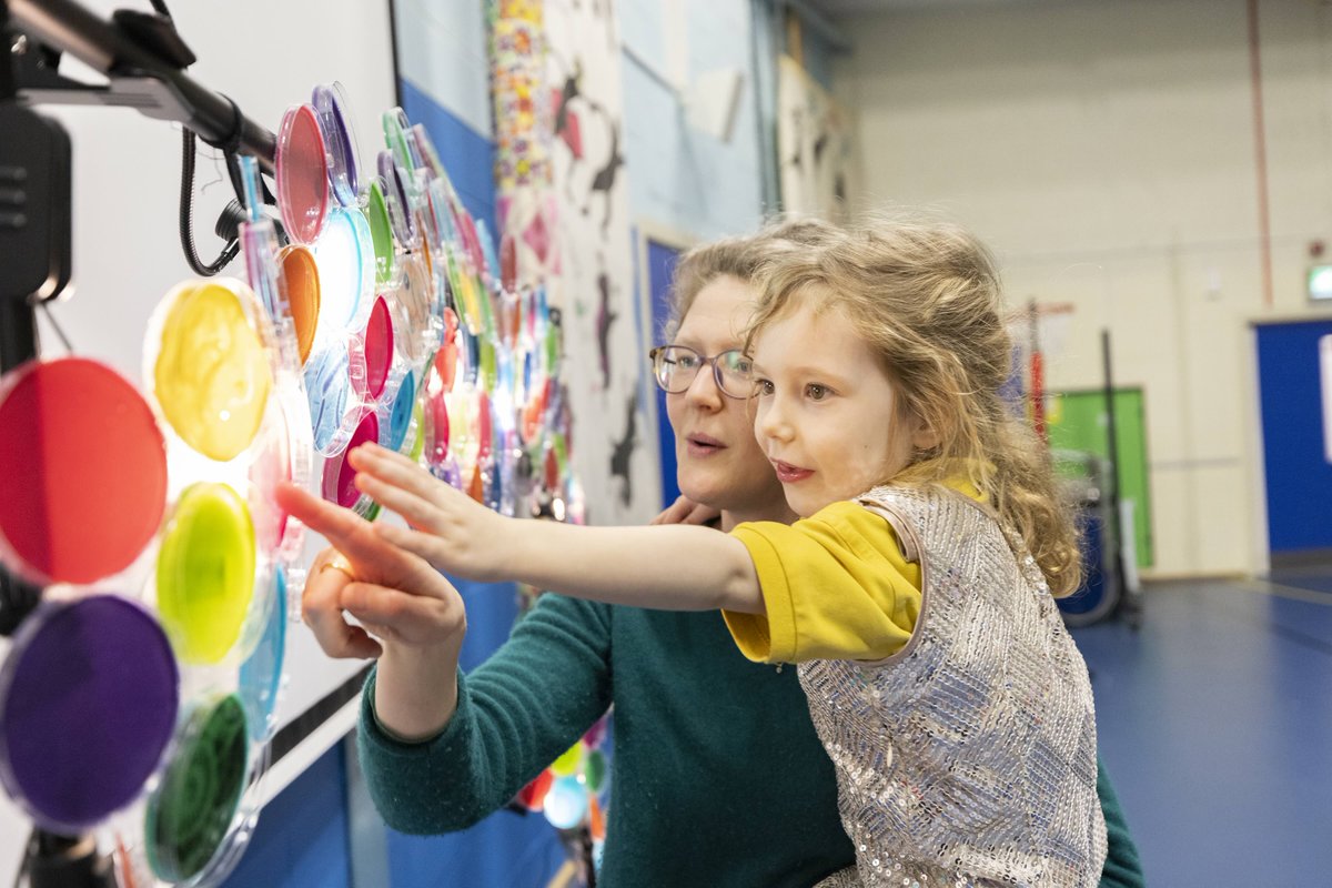 Cap-a-Pie tweet media