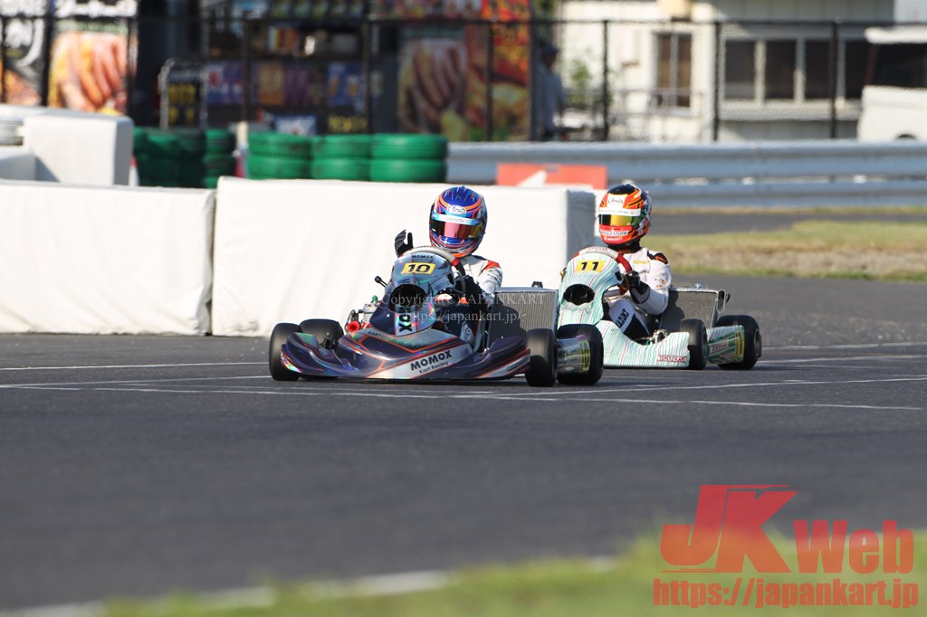JAPANKART's tweet photo. SS
優勝：冨田蓮、2位：高村宏弥、3位：千田琉貢
AVANTI
優勝：岡部雅、2位：井上繁和、3位：室谷匠
Rok
優勝：小熊孝誠、2位：伊藤聖七、3位：井上隆太
Rok Master
優勝：水越健太、2位：岡本孝之、3位：川口共水
日本代表は水越健太！

レポートは #JKWEB で近日公開！
お楽しみに!! https://t.co/MxVSwwaYVM