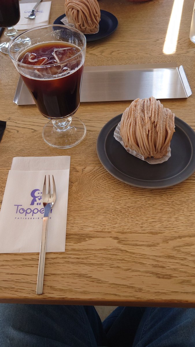エスロク充電しなきゃなので、麺行って、カフェ行ってきた😃
今日はエスロク2台+バイク1台🚗🚗🏍️