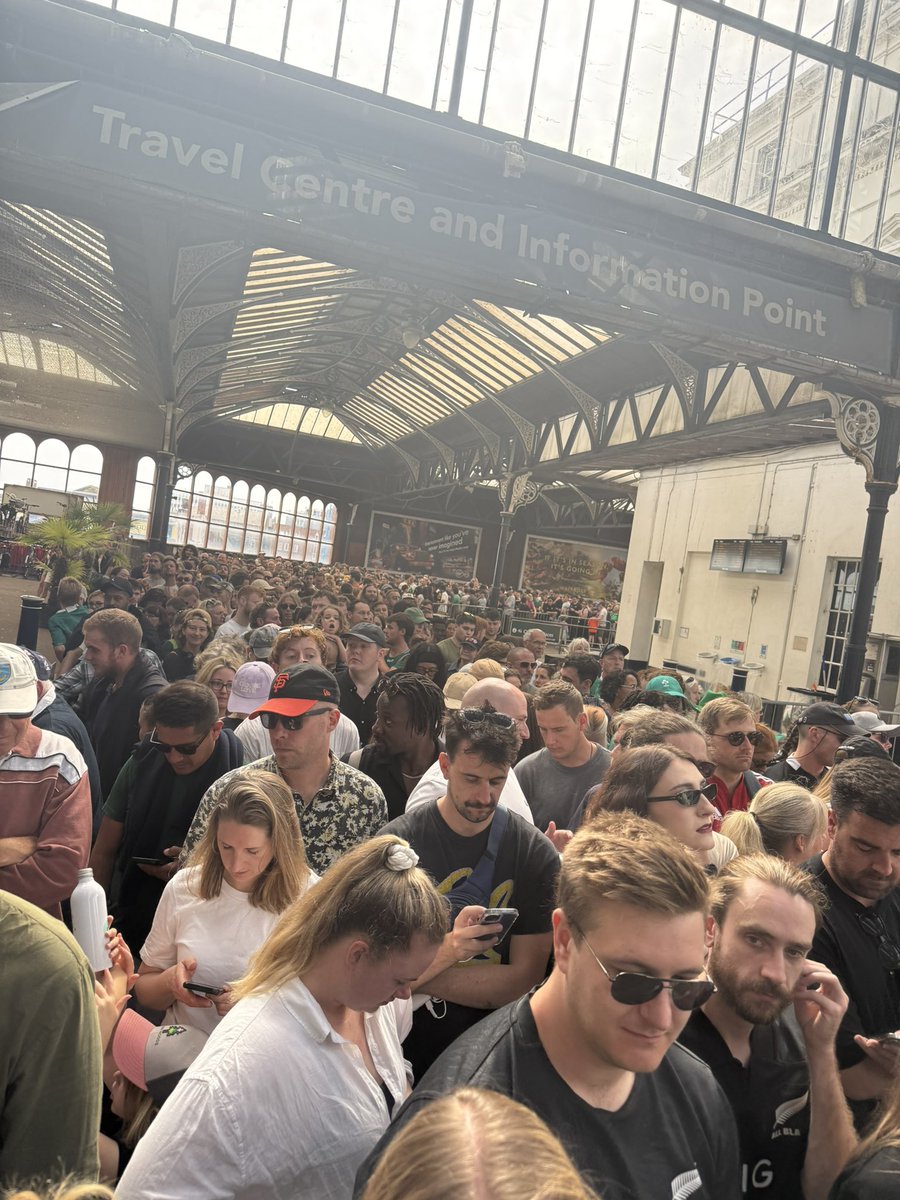 acphogg's tweet photo. Travel chaos getting to @BlackFerns vs @IrishRugby at Brighton station. 15 minutes to kick off #delaythekickoff @rugbyworldcup @WorldRugby #womensrugbyworldcup https://t.co/fXGPnyk4FT