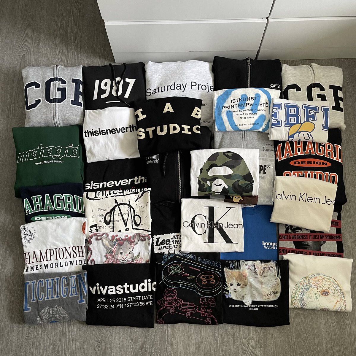 studio_doublep's tweet image. new arrivals korea clothes&amp;amp;caps 📢

🗓️ drop - 08sep(20:00)
♥︎ re &amp;amp; mention ลด 5฿ ทุกชิ้น
all items freeshipping 🛒

* มีกิจกรรมแจกสำหรับคนที่มียอดการสั่งซื้อ

#พรีออเดอร์เกาหลี #โล๊ะตู้เสื้อผ้า #ส่งต่อเสื้อผ้า #ตลาดนัดriize #ตลาดนัดbape #ส่งต่อbape #หมวกaeae #aeae