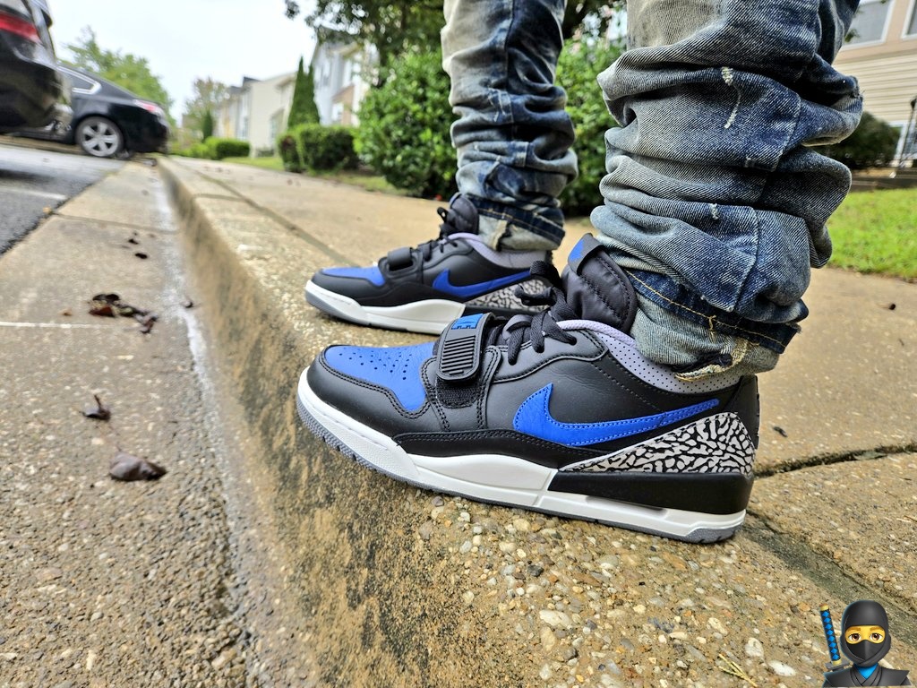 😂😂 when u need a breakglass #OnfeetUnboxing cuz da weather wanted to take a shower as today's #lotterypick goessssss to <a href="/Jumpman23/">Jordan</a> @nike <a href="/nikestore/">Nike.com</a> <a href="/nikebasketball/">Nike Basketball</a> #SNKRS #snkrsliveheatingup #snkrskickscheck