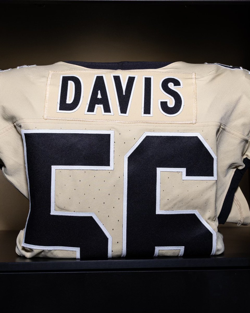 Saints's tweet photo. Gold fitted ⚜️

#Saints | @CaesarsNOLA https://t.co/ynaZVIcxMQ