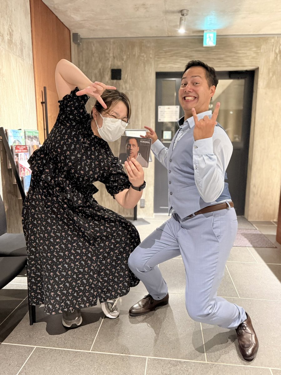 Benyaminめちゃくちゃいいひとこんなポーズでも一緒に写真撮ってくれる(とてもすごいピアニストさんです)

次のコンサート東京9/18(木)、大阪9/26(金)だって！
ピアノも最高だけど合間のMCもとてもいいのでみんなぜひ体験してください🙏🙏🙏