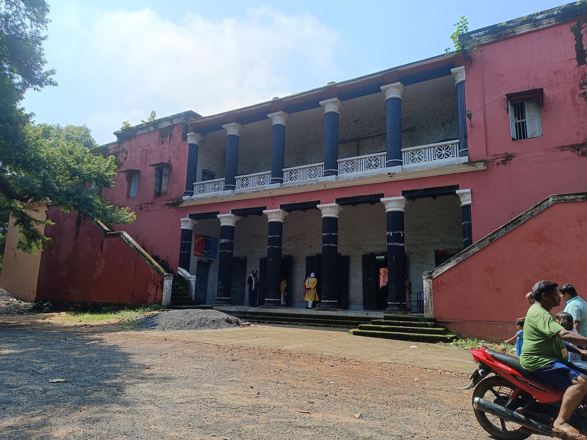 talktosubhransu's tweet photo. The golden days we never get back, only cherish forever. ๐ #schoollife โฅ๏ธ
#BBHS #Dhenkanal #schoolday https://t.co/2gGuEMSnRB