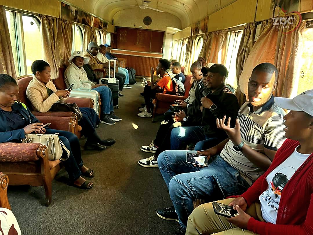 powerfmzimbabwe's tweet image. Productivity meets relaxation. Passengers on board enjoying their journey, whether it's work or unwind time, the NRZ train got you covered.
#NRZTrain
#Sanganayi2025
#TravelInStyle
#Sponsored