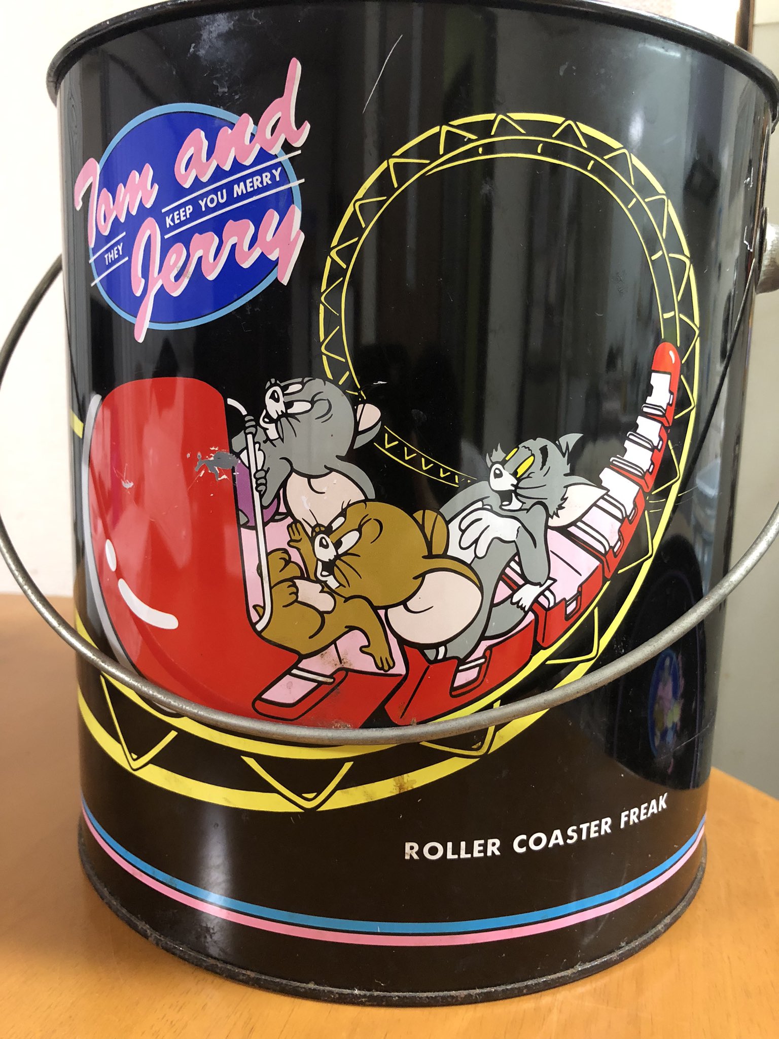 81年 古い トムとジェリー ブリキ バケツ 缶 Tom and Jerry 81年 古い トムとジェリー ブリキ バケツ 缶 Tom and Jerry 81年