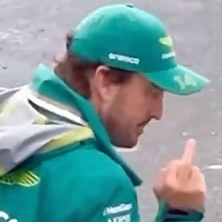 theraceextra's tweet photo. Alonso RETIRES from the Italian GP due to a suspension failure... https://t.co/Ke42ZZfBwh