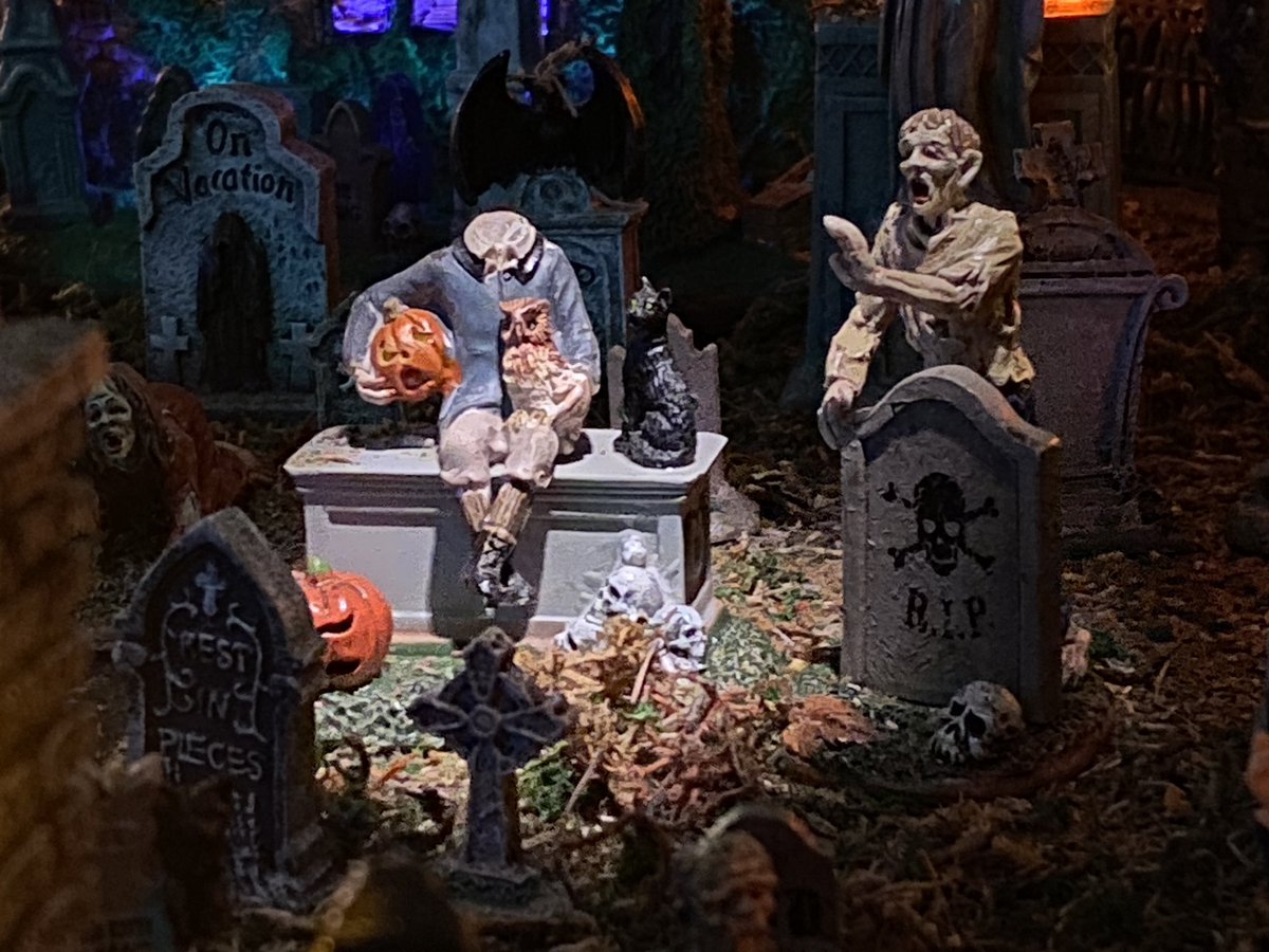George Ledoux (@gledouxvoiceovr) on Twitter photo Downtown has officially been renamed “Spooky Town” and the police have closed it to traffic to allow for trick-or-treating. Happy Halloween! #Halloween2025 #halloweenvillage See all of the pics here photos.app.goo.gl/AgoQmKxNb19ehX… Downtown has officially been renamed “Spooky Town” and the police have closed it to traffic to allow for trick-or-treating. Happy Halloween! #Halloween2025 #halloweenvillage See all of the pics here photos.app.goo.gl/AgoQmKxNb19ehX…