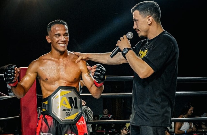 Em ação no Future MMA 15, Ederson Santiago projeta carreira internacional e diz : ‘Me vejo no UFC’ #MMA 

tatame.com.br/future-mma-ede…