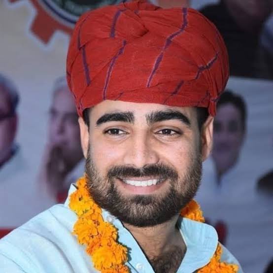 Dashrath Naruka (@dashrathnaruka2) on Twitter photo राजस्थान NSUI के प्रदेश अध्यक्ष विनोद जाखड़ जी को जन्मदिन की हार्दिक बधाई एवं शुभकामनाएँ।
मैं ईश्वर से आपके उत्तम स्वास्थ्य, दीर्घायु जीवन की कामना करता हूँ।
<a href="/VinodJakharIN/">VINOD JAKHAR</a> राजस्थान NSUI के प्रदेश अध्यक्ष विनोद जाखड़ जी को जन्मदिन की हार्दिक बधाई एवं शुभकामनाएँ।
मैं ईश्वर से आपके उत्तम स्वास्थ्य, दीर्घायु जीवन की कामना करता हूँ।
<a href="/VinodJakharIN/">VINOD JAKHAR</a>