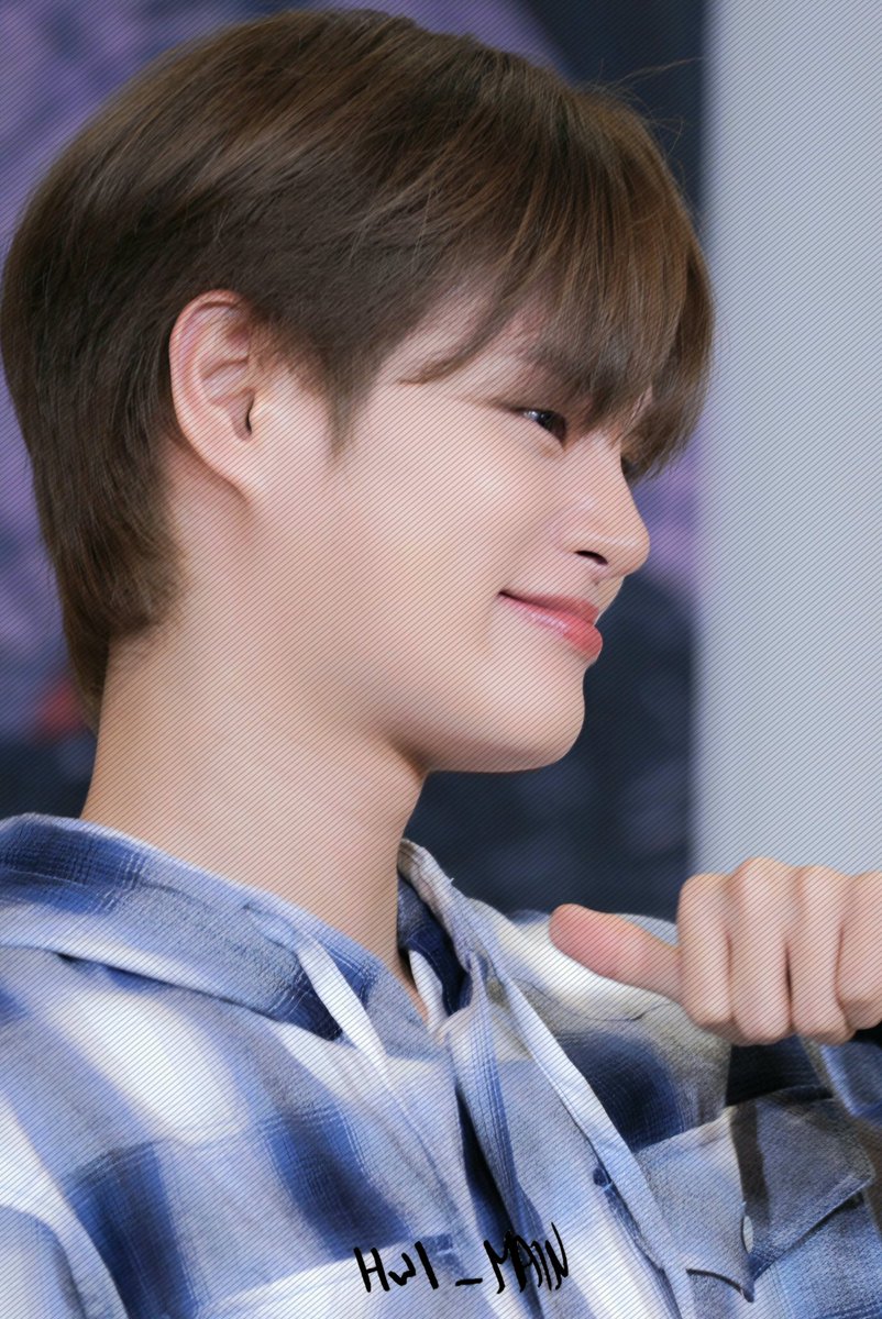 HwiMain's tweet image. 250907 애플뮤직 팬사인회 preview 

특별한날 행복함 가득
❤️🩷🧡💛💚💙🩵💜🤎🖤🩶🤍
나의 행복, 나의 아티스트
대휘야, 항상 고마워

#AB6IX #이대휘 #LEEDAEHWI #李大輝 #イデフィ