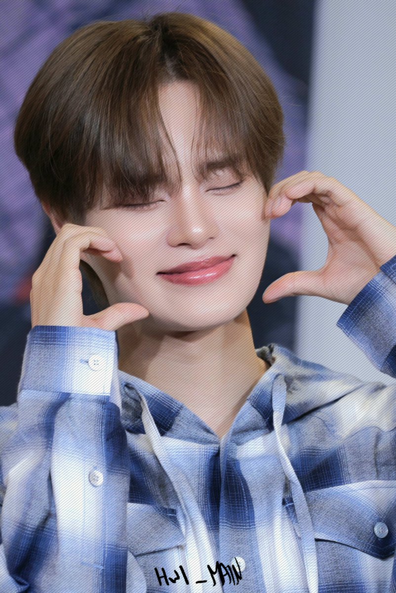 HwiMain's tweet image. 250907 애플뮤직 팬사인회 preview 

특별한날 행복함 가득
❤️🩷🧡💛💚💙🩵💜🤎🖤🩶🤍
나의 행복, 나의 아티스트
대휘야, 항상 고마워

#AB6IX #이대휘 #LEEDAEHWI #李大輝 #イデフィ