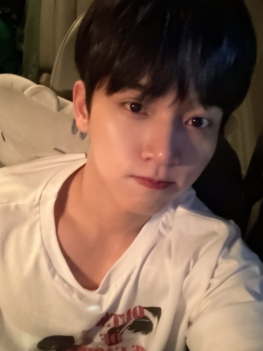 OmegaX_members's tweet photo. [#OX]

강오야 정신차려

#OMEGA_X #오메가엑스
#혁 #HYUK https://t.co/UU1Q97by8b