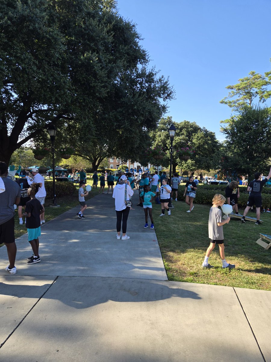 Jimmybailey08's tweet photo. The @CoastalAlumni #Tealgate never disappoints! Great crowd and great vibe yesterday. https://t.co/FkKGpkjaTi