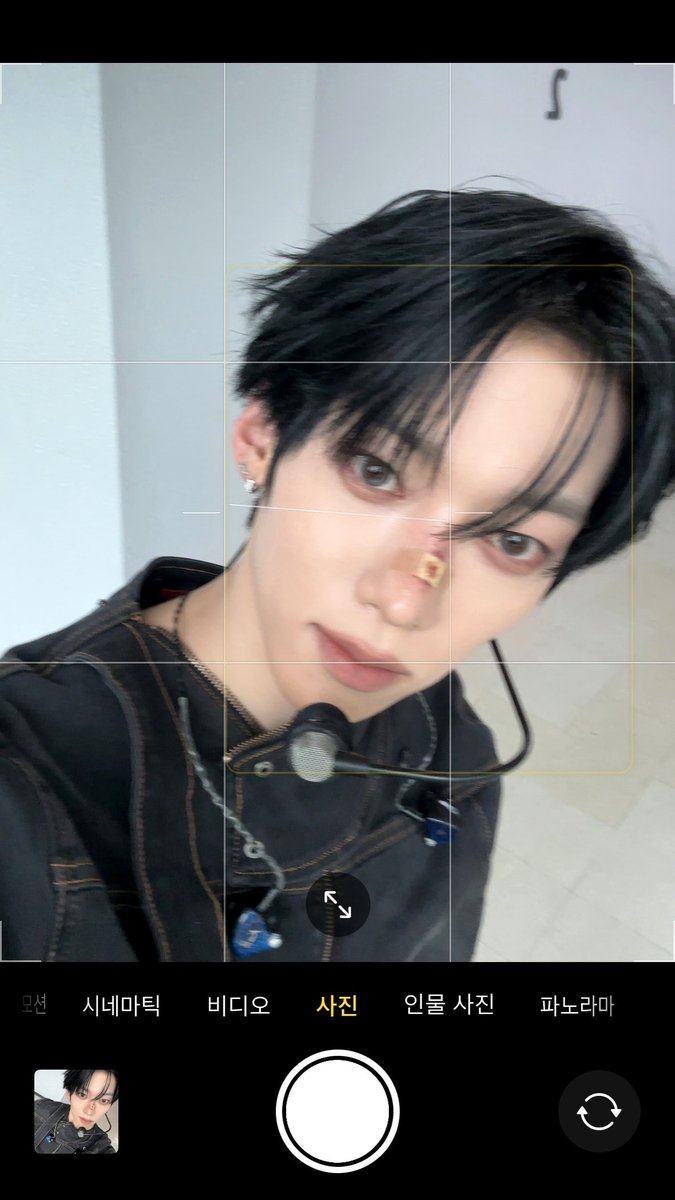 _AMPERSANDONE_'s tweet photo. Ouch🩸

#앰퍼샌드원 #AMPERSANDONE 
#나캠든 #KAMDEN https://t.co/84eM07t04U