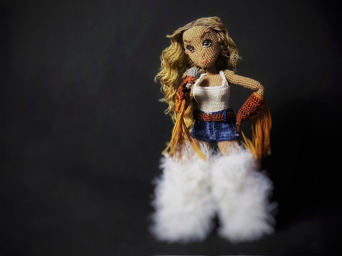 lakambeyni's tweet photo. All you need is a mic and a light... Happy Birthday to the Virgo Queen @beyonce 👑♍🐝🎂
As #BeyInspired by the Cowboy Carter Tour✨🪡👗
All handmade, knitted, and crocheted 🧶🪡
https://t.co/BN8hC4oHIo https://t.co/DvdjK4UlRY