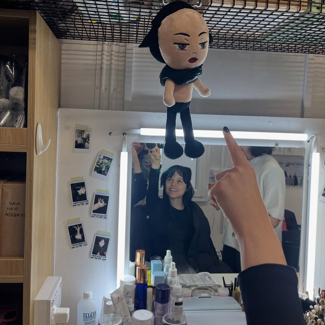 JENNA WITH THE BALD WEDNESDAY DOLL LMAO HELP