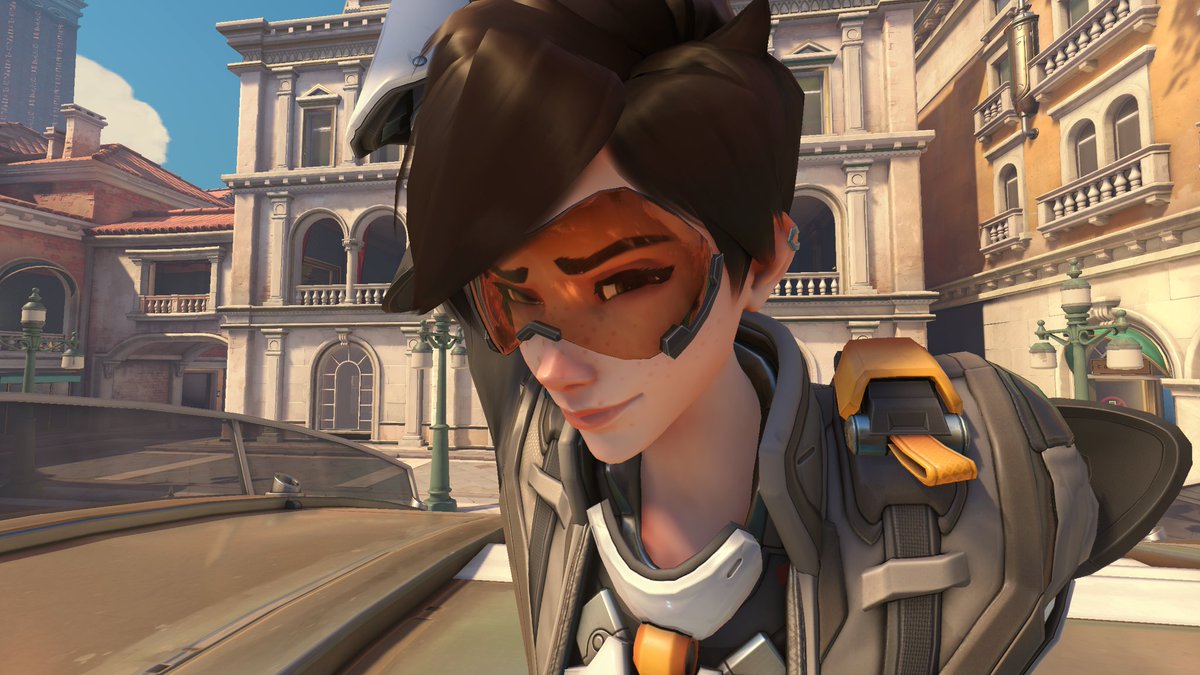 Tracer looking