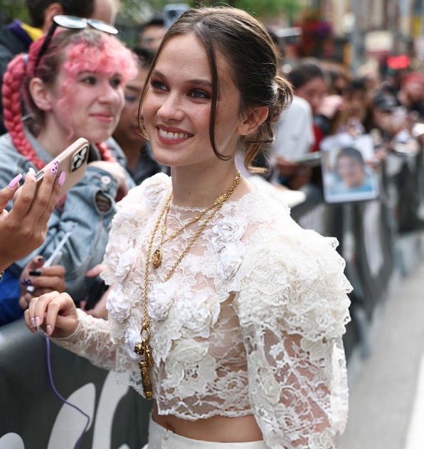 caileemedia's tweet photo. Cailee Spaeny at #TIFF https://t.co/R7PwWMbZZB