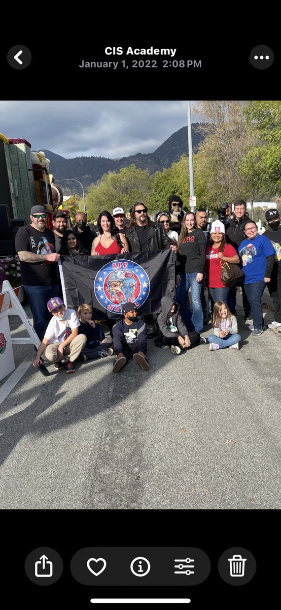 Sir Sasquatch tweet media