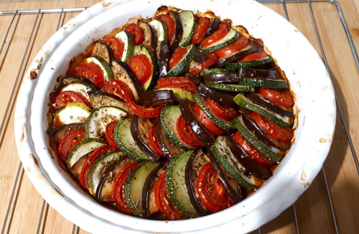 WojdaBarbara's tweet photo. Ratatouille🥒🍅🌶🍆😋#ratatouille #vegedish #vegetables #nutrition #goodmeal https://t.co/nQy7azvoWr