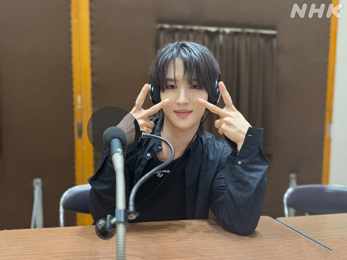 ／
 #ギヒョン さんの「この道へ進むきっかけ、原点となっている楽曲」✨
＼

🎧Sherlock /SHINee
「小学校３年生の時に流行っていて、異なる 2 つの曲の歌詞とメロディーがひとつになったミックスポップのような曲で魅力的です！」　

#pop_a  #NouerA #ヌエラ #누에라  #GIHYEON #기현