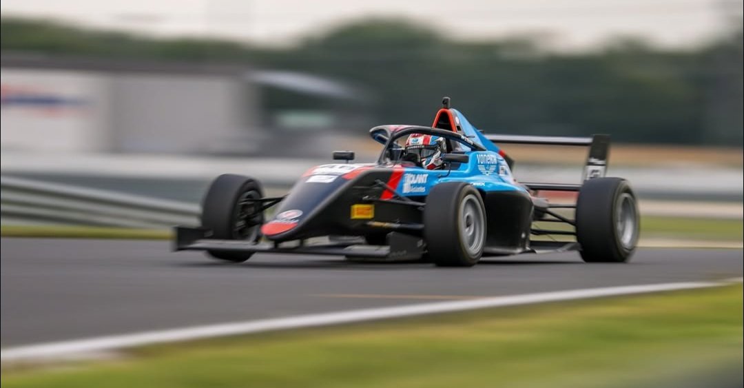 FormuMix's tweet photo. GINO TRAPPA CAMPEON DE F4 !!!
🇦🇷🇦🇷🇦🇷🇦🇷🇦🇷🇦🇷🇦🇷🇦🇷🇦🇷

#F4CEZ | Nuestro pibe se queda con el campeonato !!!

VAMOS GINO !!! 💪🏻💪🏻💪🏻 https://t.co/qw4wkmBXlH