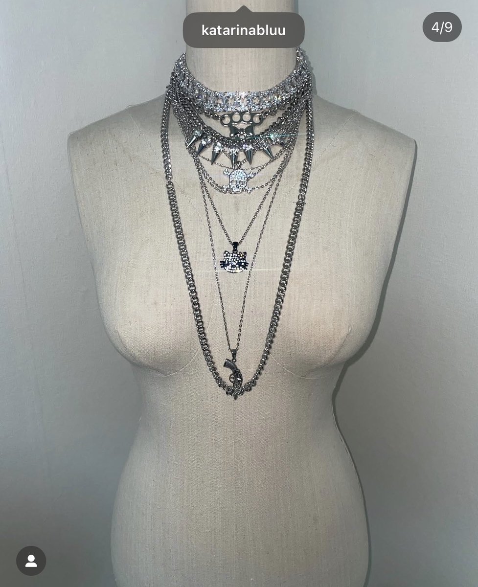 KARINA's necklace for aespa's “Rich Man” MV were custom made from