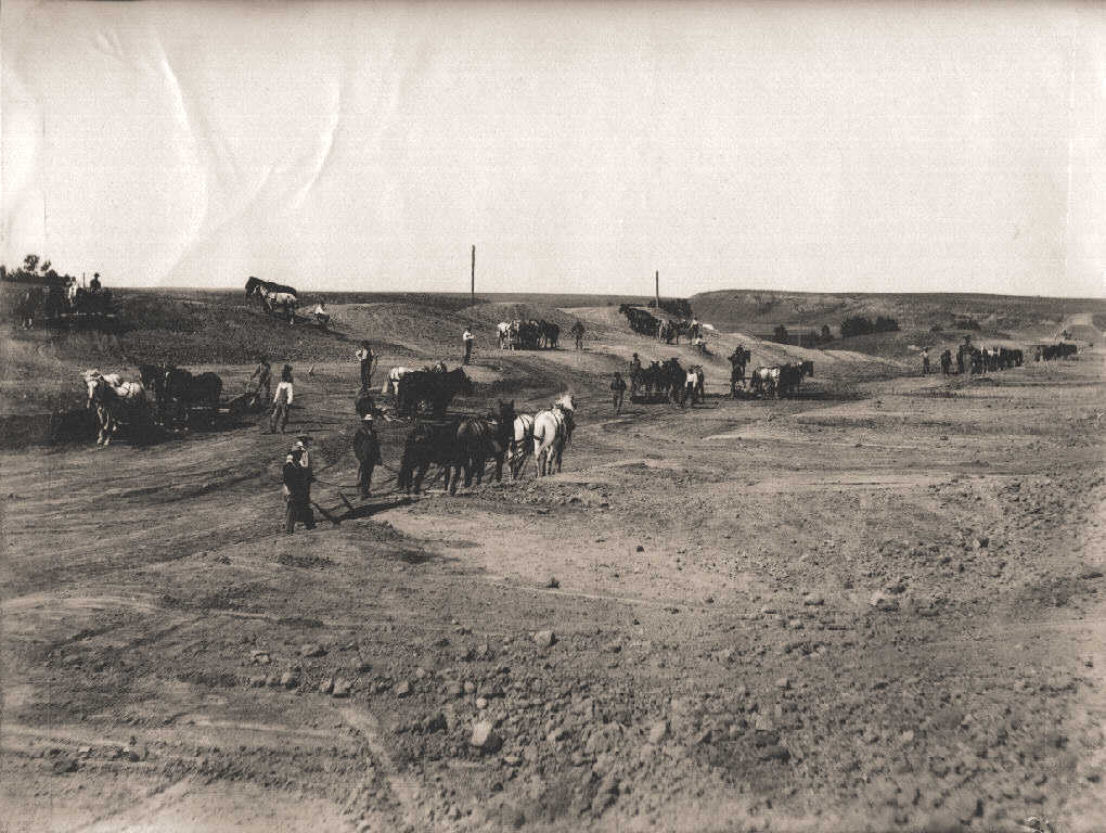 📅 On This Day — September 7, 1908

President Theodore Roosevelt signed Executive Order 934, reserving land within the Belle Fourche Irrigation Project in South Dakota for agricultural experiments.

The Belle Fourche Project was one of the largest federal irrigation efforts of