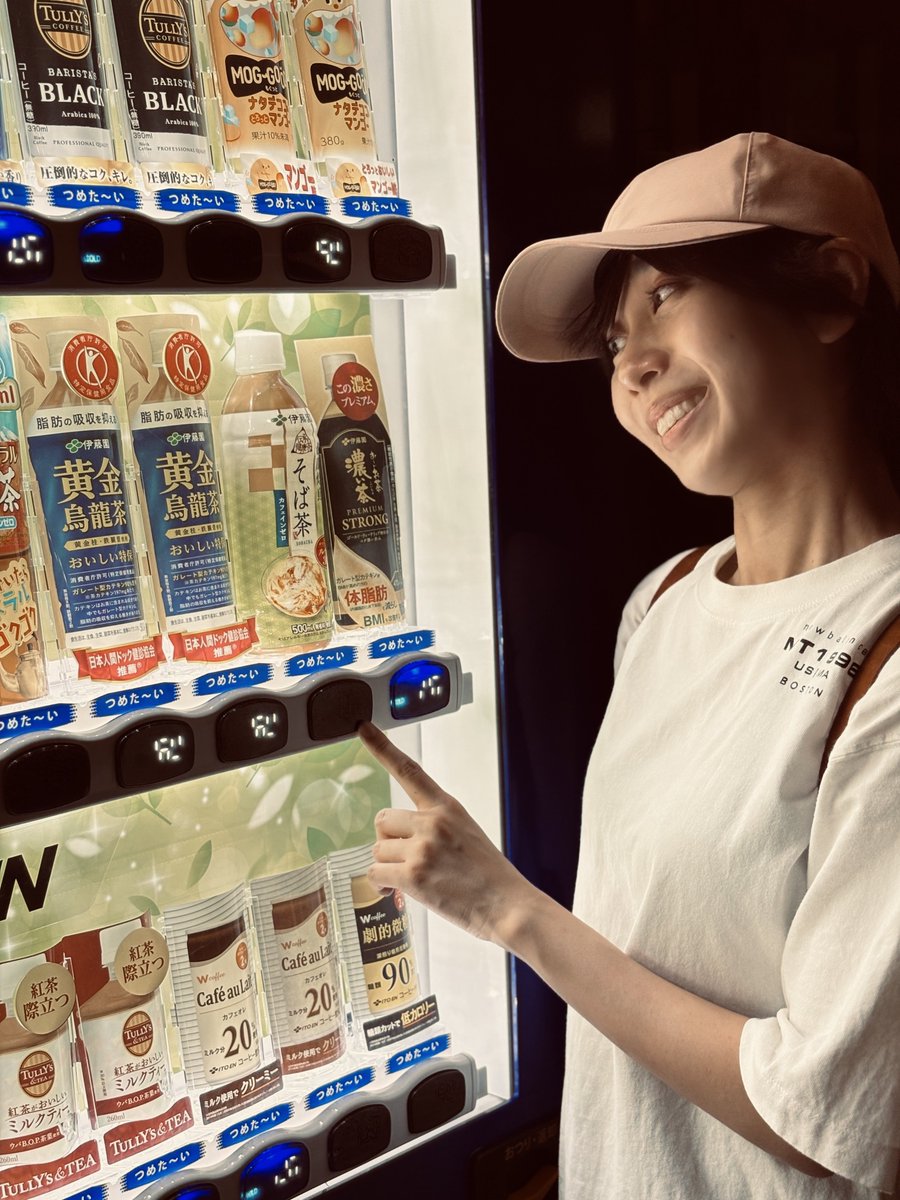 新宿にて実希さんと合同路上ライブからの歌舞伎町タワー前にて公認路上ライブありがとうございました！
TOKYOミュージックHappyな一日で最高でしたね😉
思わぬ出会いもあり嬉しすぎました✨
次回は9/13(土)むぎソロで菜摘美さん(<a href="/natsumitunes/">菜摘美（Natsumi）10/23夜＆11/16昼レコ発ワンマン♬</a>)と合同路上ライブです。
詳細はLINE公式アカウントにて！