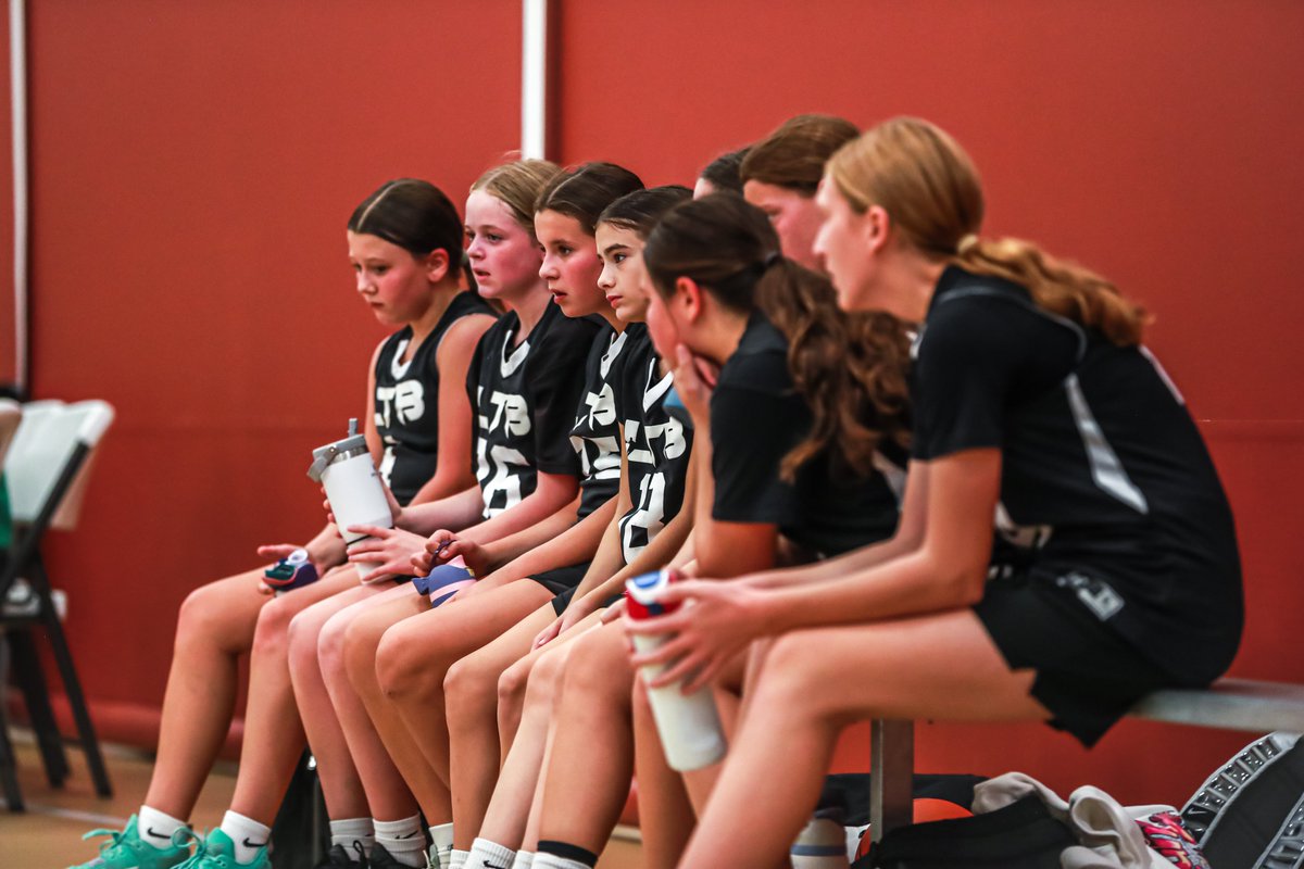 Ohio_Basketball's tweet image. Buckets. Hustle. Teamwork. 🏀🍁 Fall League Week 1 is rolling, and the action! 💪

#FallLeague #Week1 #Basketball #HoopSeason #CourtTime #YouthSports #BasketballCommunity #GrindSeason #HoopersOnly #BasketballFamily