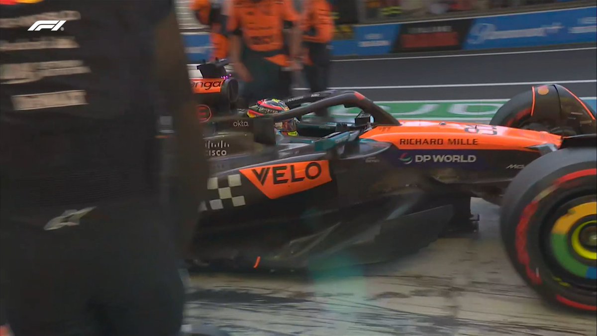oncediariomx's tweet photo. #F1 | 🟩 VUELTA 48/53 🟩
🏎 Max Verstappen recuper�� el primer lugar, Lando quedó en el tercer lugar detrás de su compañero Piastri tras ir a los pits y tener una mala parada.
#GPdeMonza | #ItalianGP 🇮🇹
➡ https://t.co/kEb5ip4qkH
📸F1 https://t.co/rmRkA3cXIH
