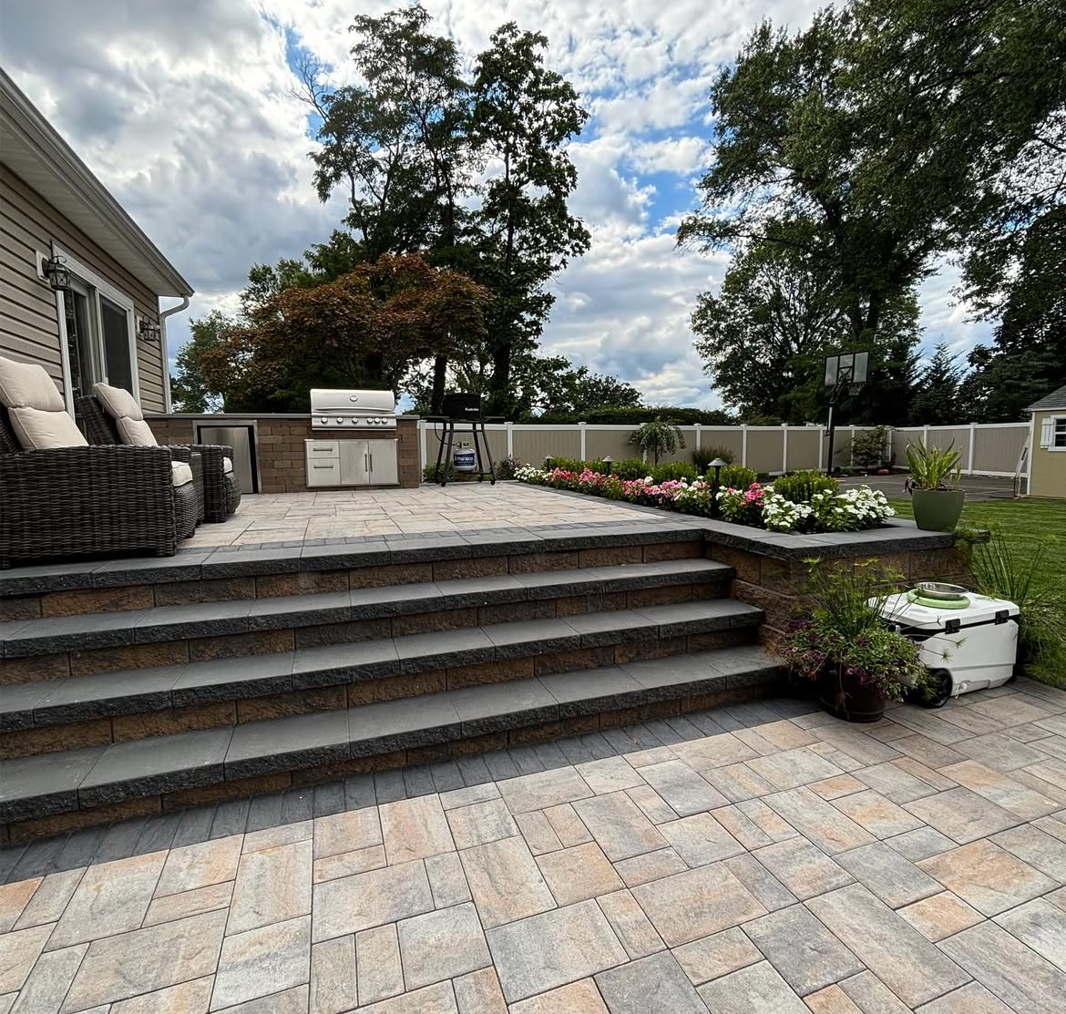 CambridgePavers's tweet photo. Big or small, the right gathering space makes every backyard more inviting. ✨ This Cambridge Pavers patio, built by Trivisonno Landscaping, features a cozy fire pit area that encourages connection.
#CambridgePavers #BackyardInspiration https://t.co/RhHZrNbYLM