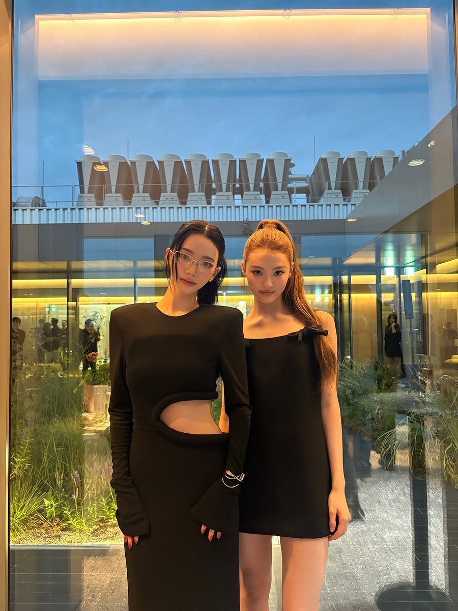 The Soft-Pawed Furce, Cherine tweet media