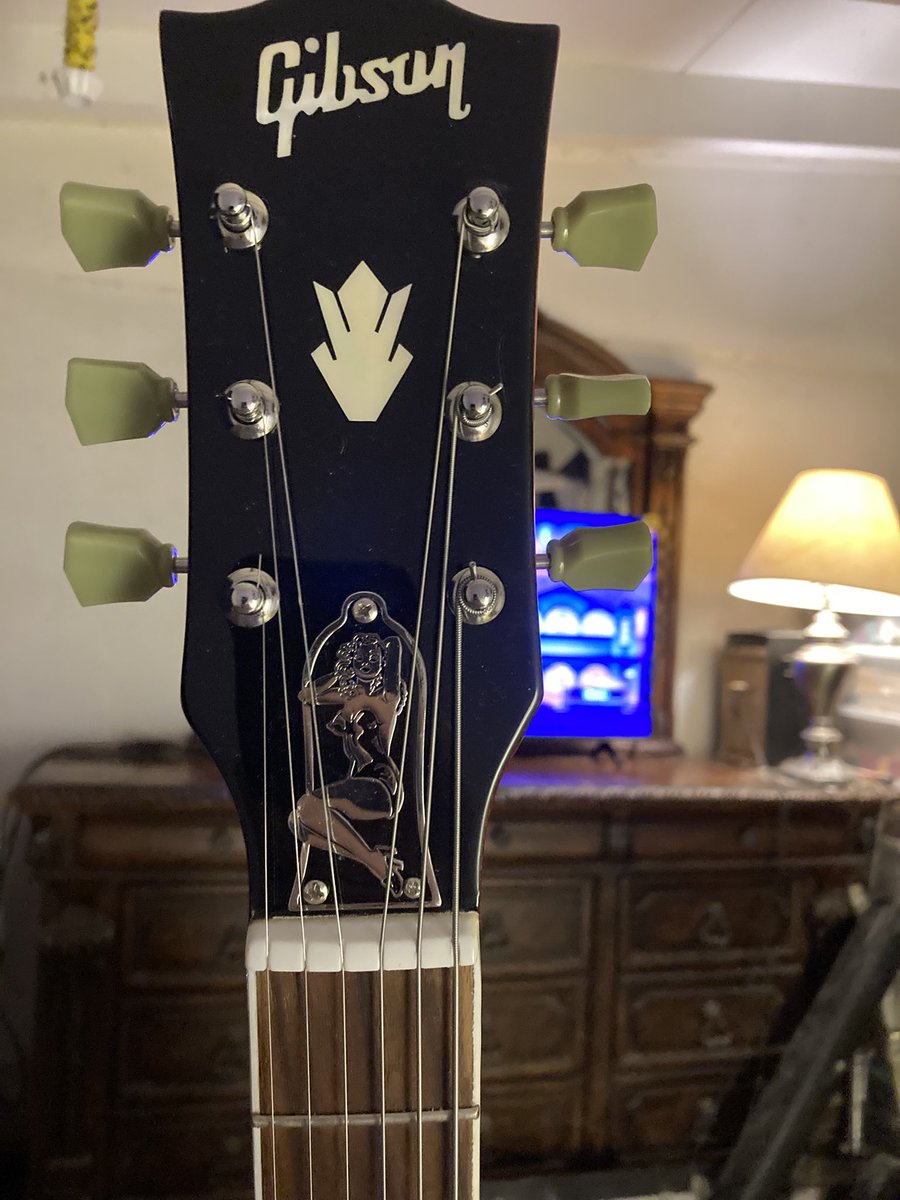 halfstepjeff's tweet image. Finally tuning up and breaking in a little my last guitar