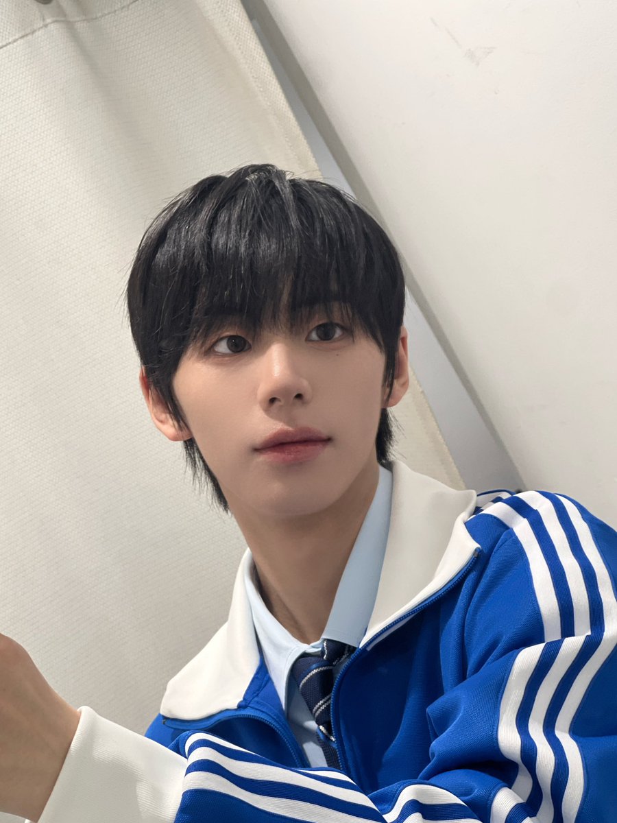 AHOF_JPofficial's tweet photo. おかげさまで幸せな誕生日を過ごせました。❤️

#AHOF #아홉 #アホプ 
#JEONGWOO #서정우 #ジョンウ https://t.co/XwrjzGnzPu