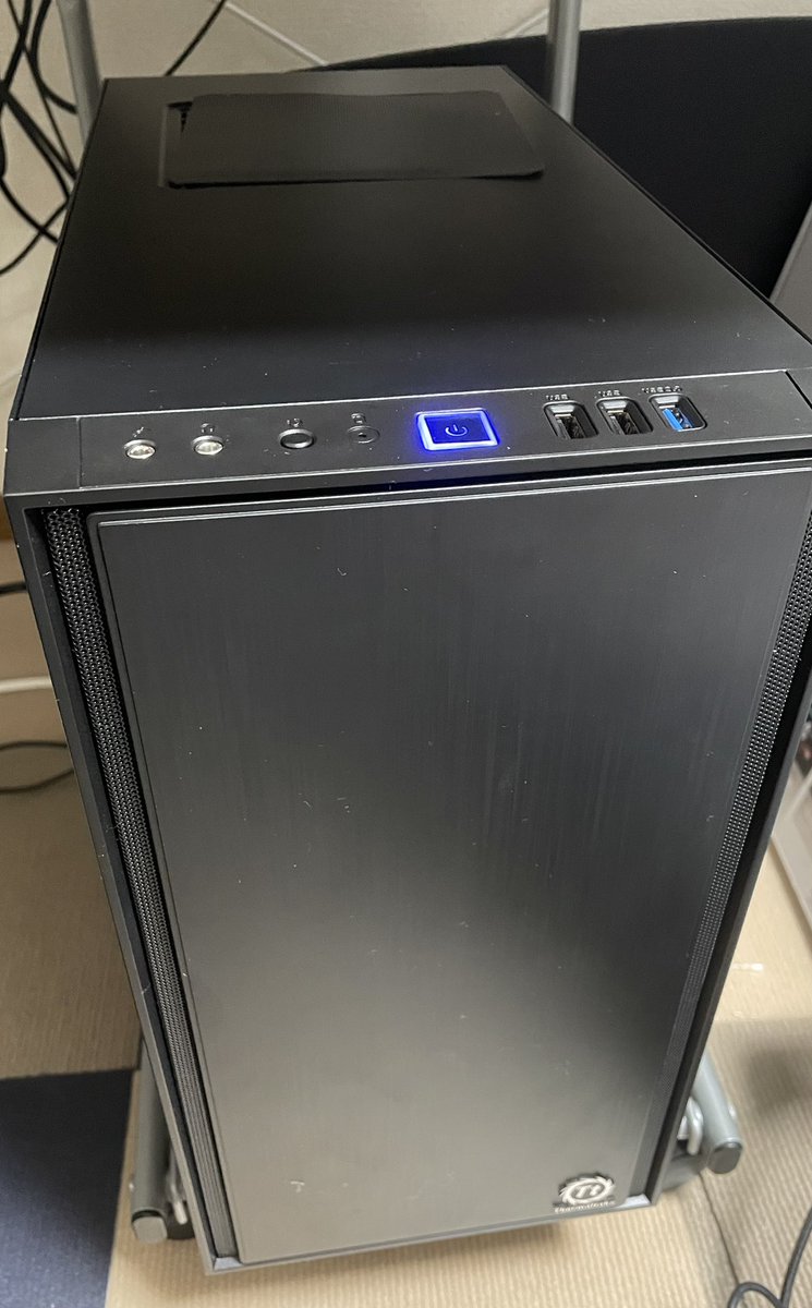 kodama_yato0810's tweet photo. 以前「ゲーミングPC欲しい。」ってポストしたら、PCショップzeRo(@zeRo__pc)からDMが来て、以前使っていたPCのスペックをお伝えしたら、前の時よりも高スペックなのに、金額をかなり下げたものを提案してもらいました。

今回はやっとお金が溜まったので、新調させていただきました！

#zeRoレビュー https://t.co/cNee4BDJio