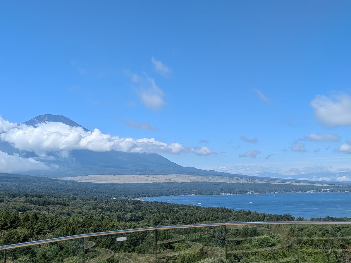 #モンキー125
本日も涼を求めて山中湖。
23℃が寒く感じる😀
最近お気に入りのパン屋さんが行列がすごくて撤退。
温泉入って早々に帰宅ですわ。
観光客多し😓