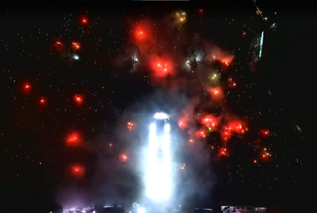 TRAVIS SCOTT

BRAZILIAN CROWD 🤯