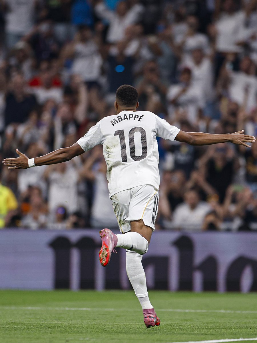 🗣️ Kylian Mbappé: “Number #10? The club had the idea of giving it to me, and I accepted.” <a href="/telefoot_TF1/">Téléfoot</a>