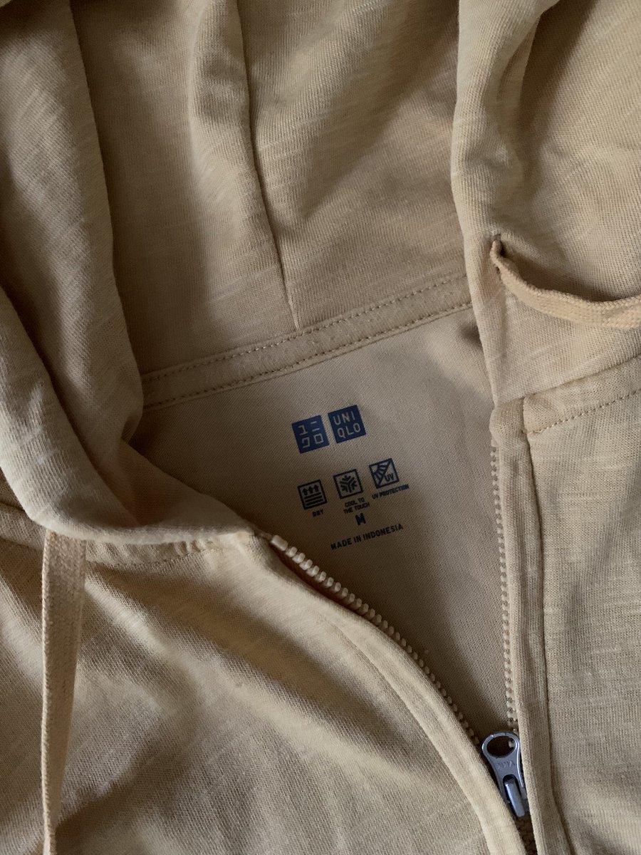 4rabeloved's tweet photo. guys ayo beli my jacket uniqlo gua 60K aja YUK BS 🍊🍊 #WTS #ZONAUANG https://t.co/bpV68vS266