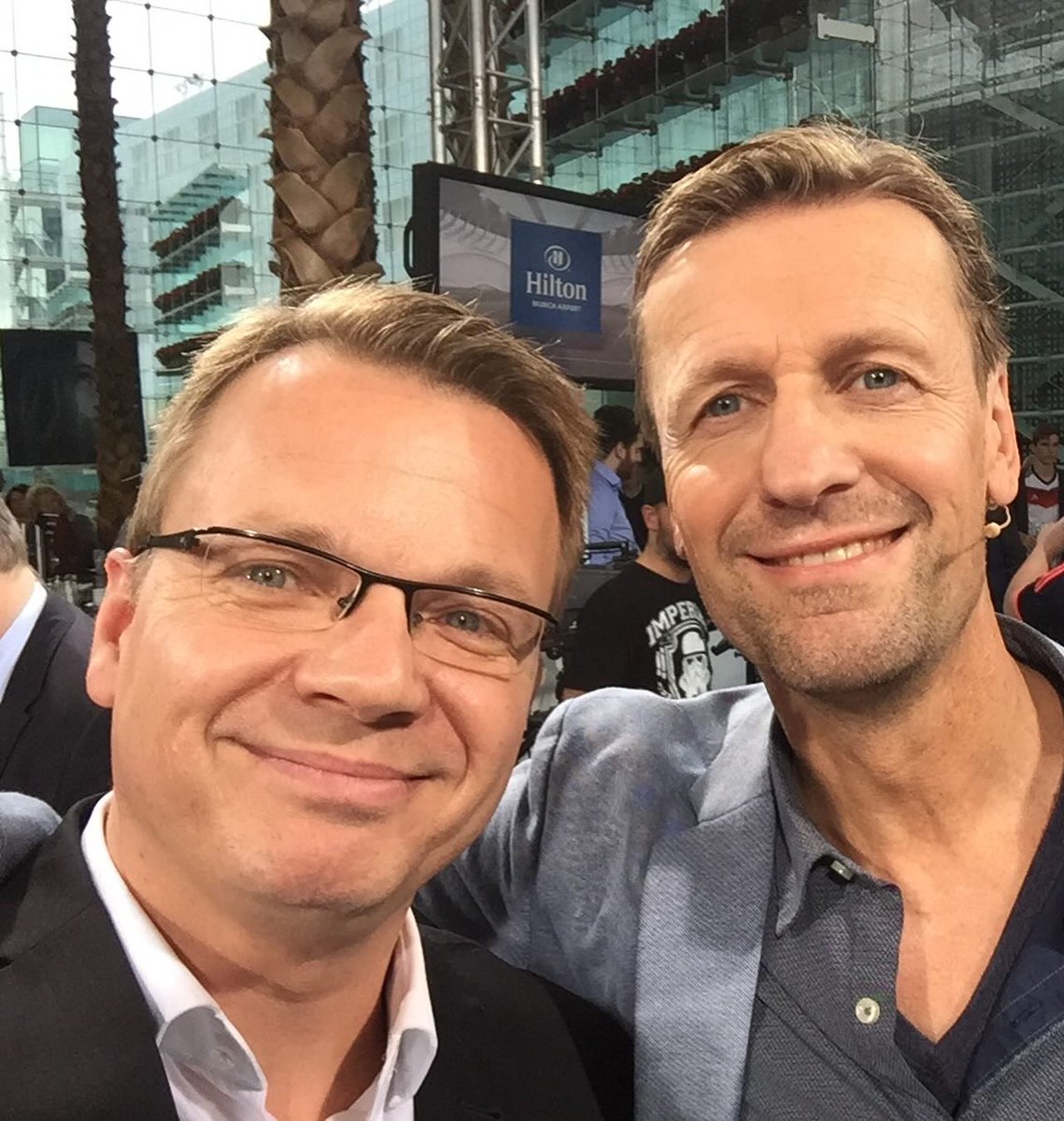 Herzlichen Glückwunsch an den <a href="/SPORT1_Dopa/">SPORT1-Doppelpass</a> zum 30. Geburtstag! Eine tolle Sendung, bei der ich selber elfmal zu Gast sein durfte. Es hat immer großen Spaß gemacht. Weiter so 👍 🤓⚽️